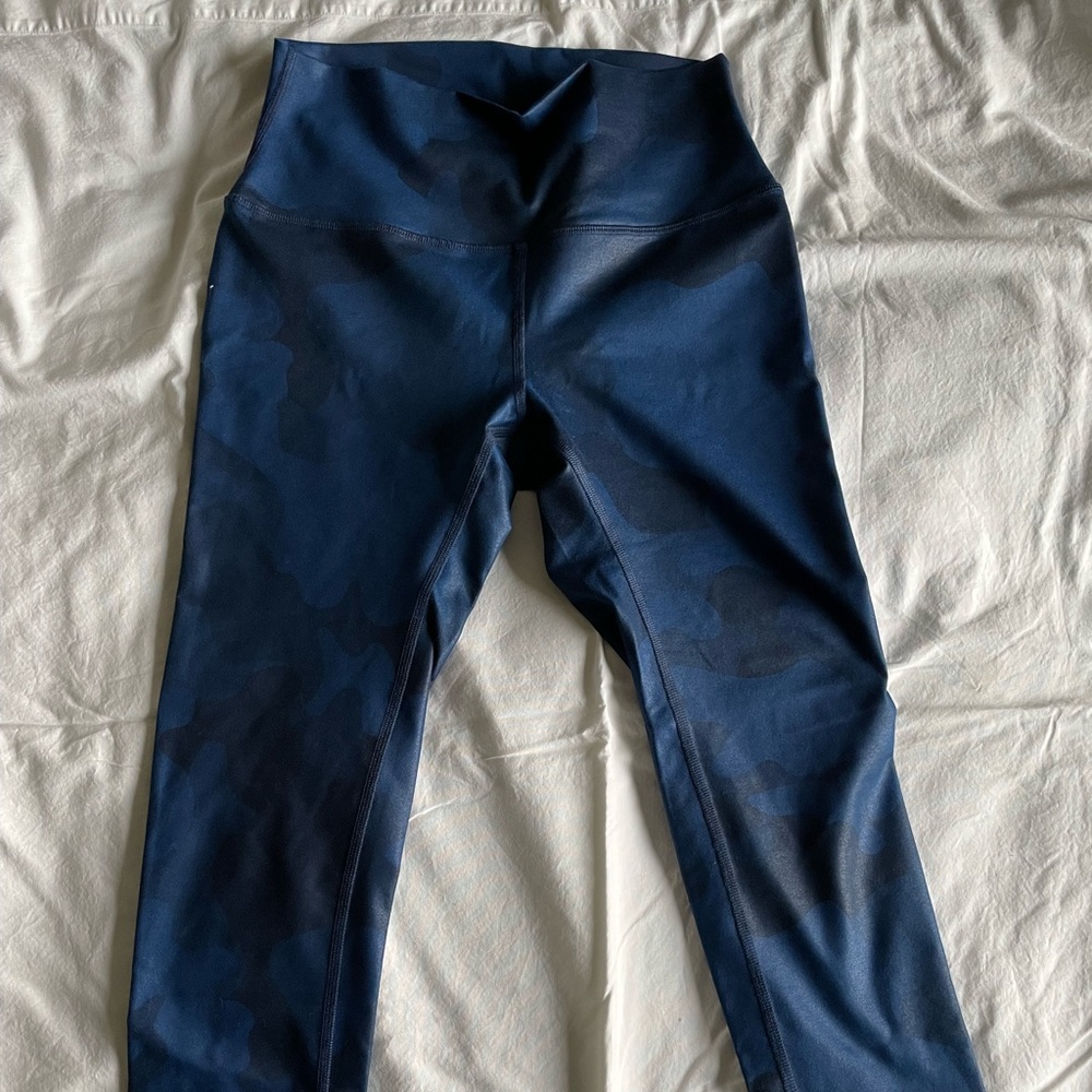 Camo Alo leggings